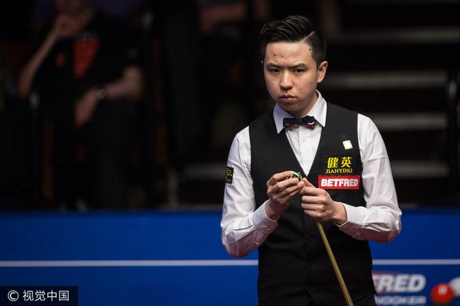 球在攻守转 球在攻守转